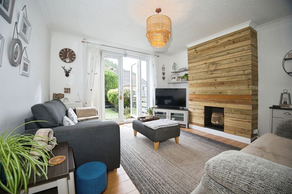 Property photo 2 of 20