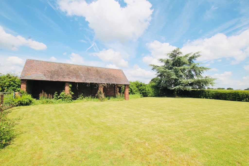 Property photo 2 of 7