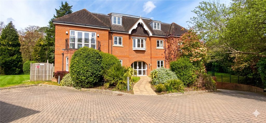 Property photo 2 of 14 Picture No. 23