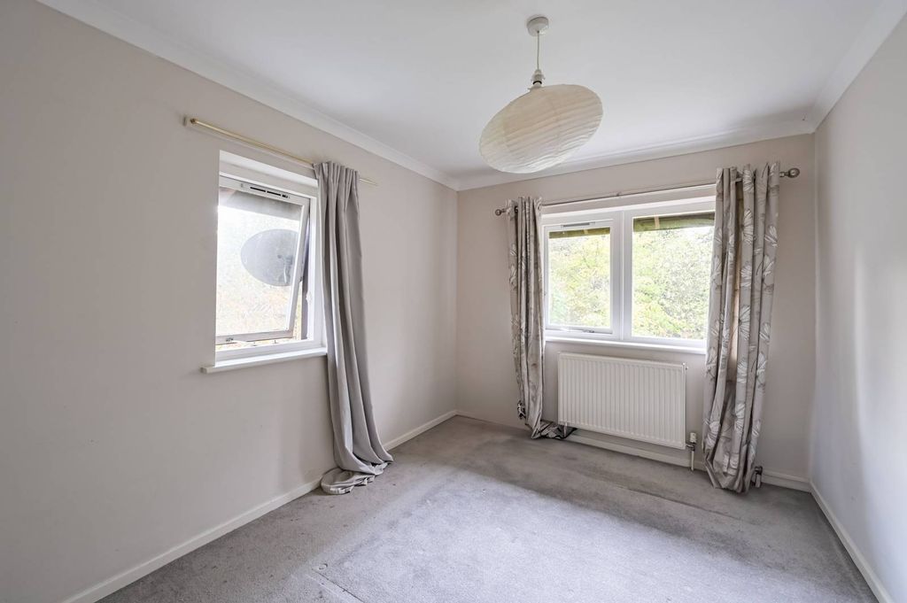 Property photo 2 of 6