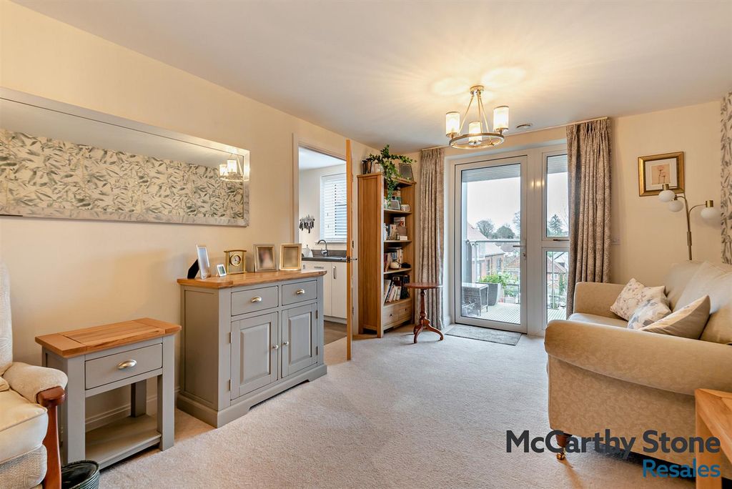 Property photo 2 of 31 8683149-Interior12-800.Jpg