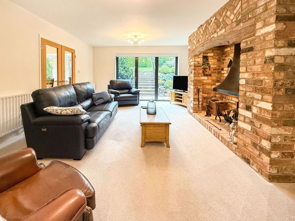 Property photo 2 of 32