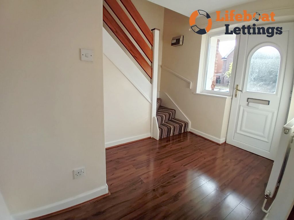 Property photo 2 of 8 Entrance Hall