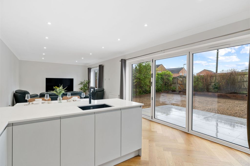 Property photo 2 of 26