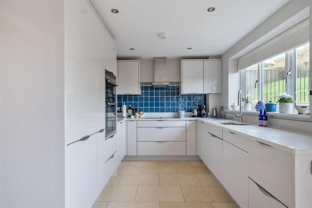 Property photo 3 of 28 4847322