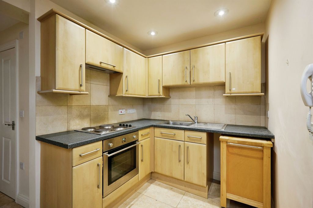 Property photo 2 of 12