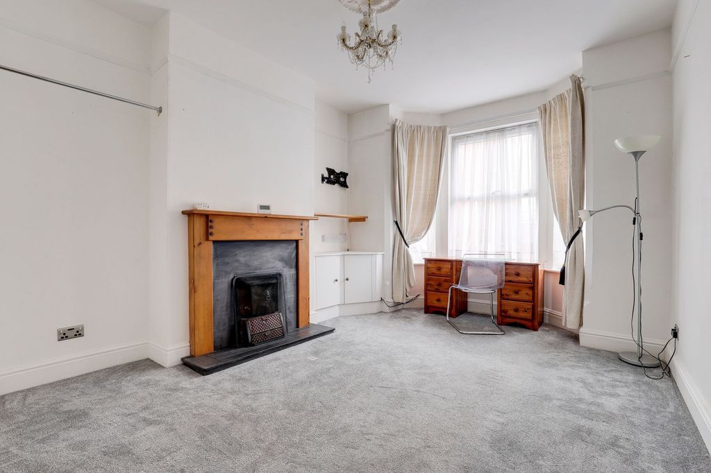 Property photo 2 of 29