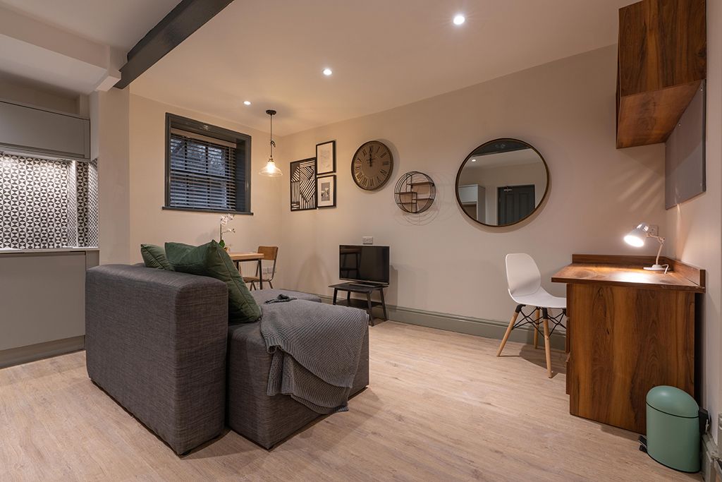 Property photo 1 of 6 Photo 0