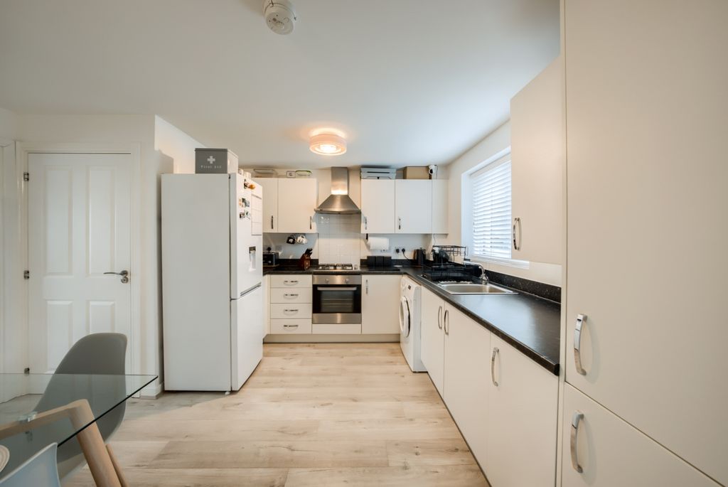 Property photo 3 of 14 Xh2A2384-Hdr(3)