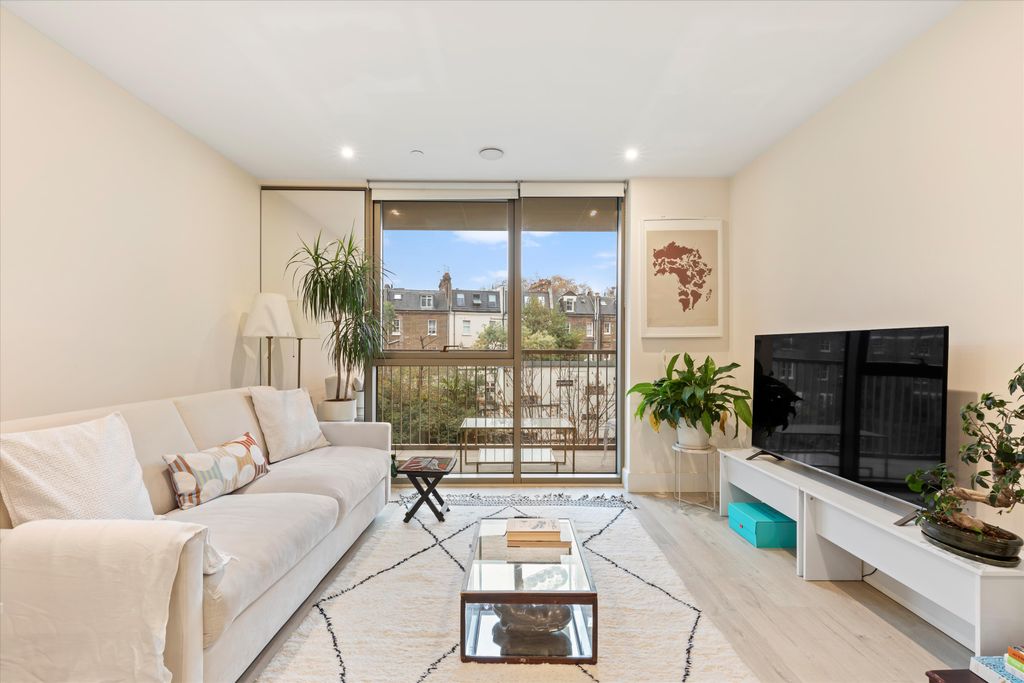 Property photo 2 of 18 Image