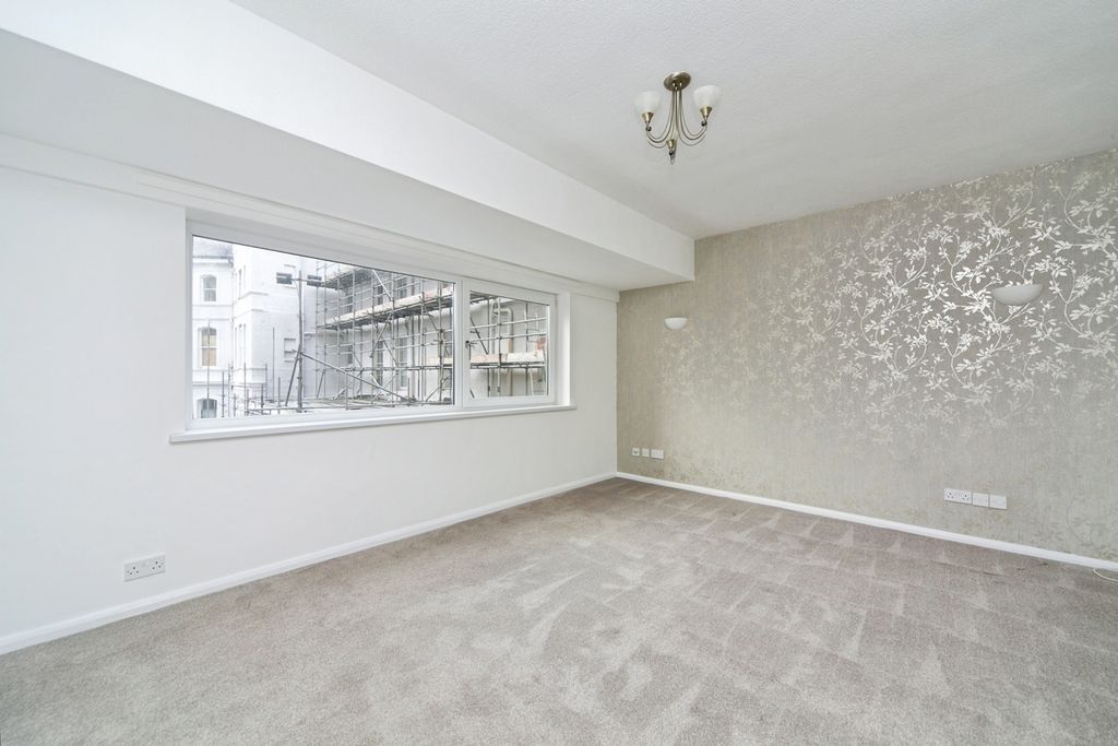 Property photo 3 of 14 Living Room