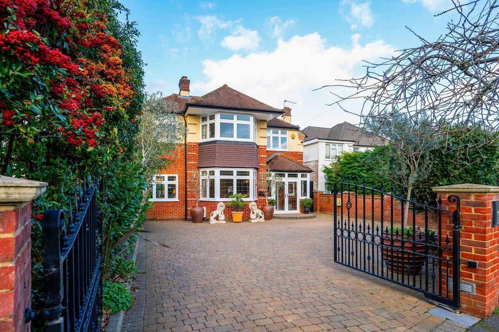 Property photo 1 of 17