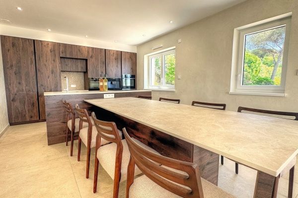 Property photo 2 of 3