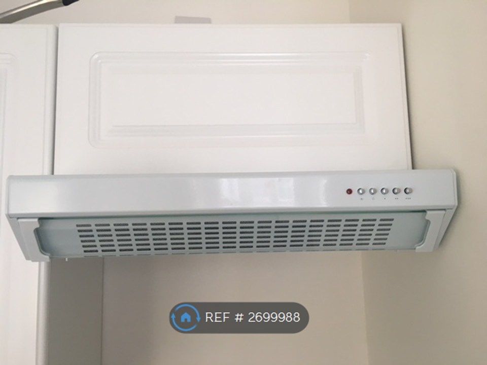 Property photo 2 of 12 Extractor Hood