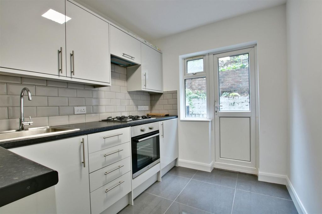 Property photo 1 of 9 3172810