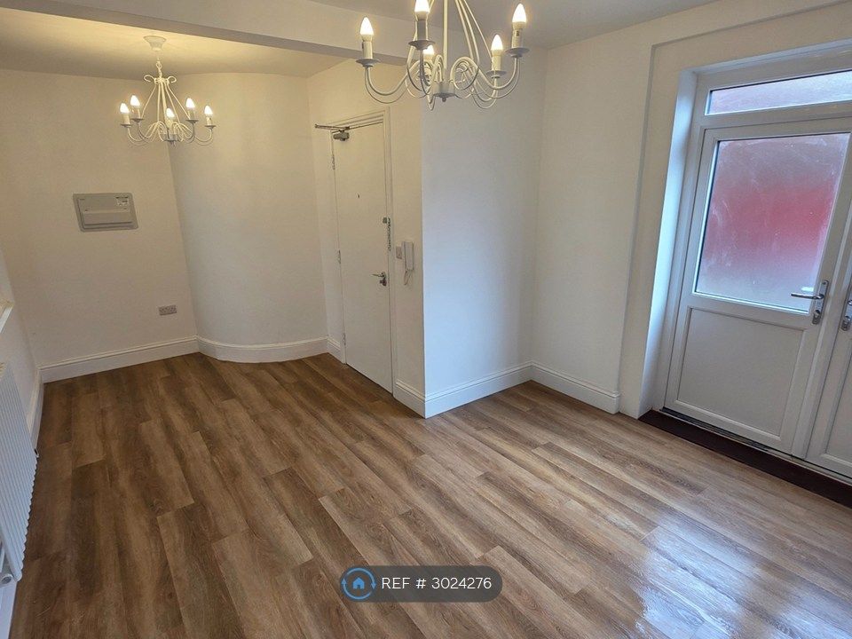 Property photo 3 of 10 Living Room