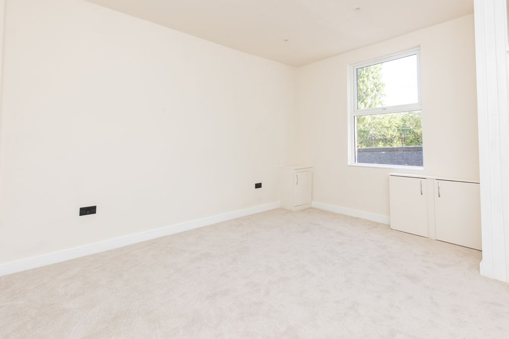 Property photo 2 of 7 Living Room