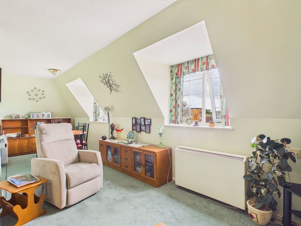 Property photo 3 of 11