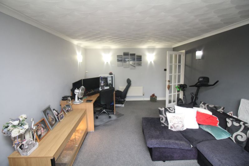 Property photo 3 of 8 Photo 4