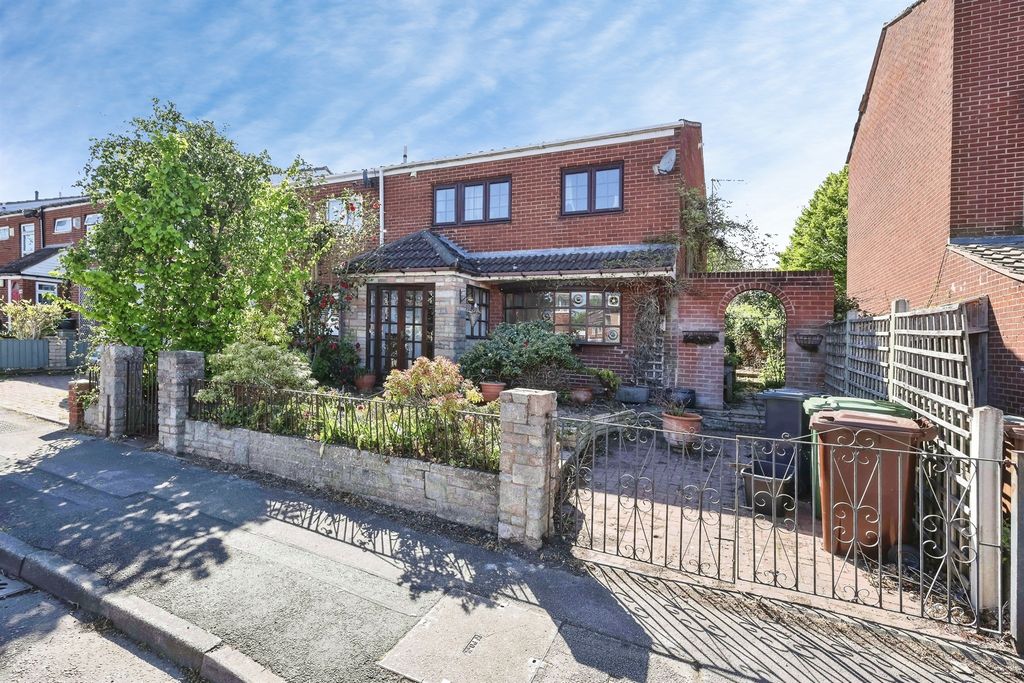 Property photo 1 of 15
