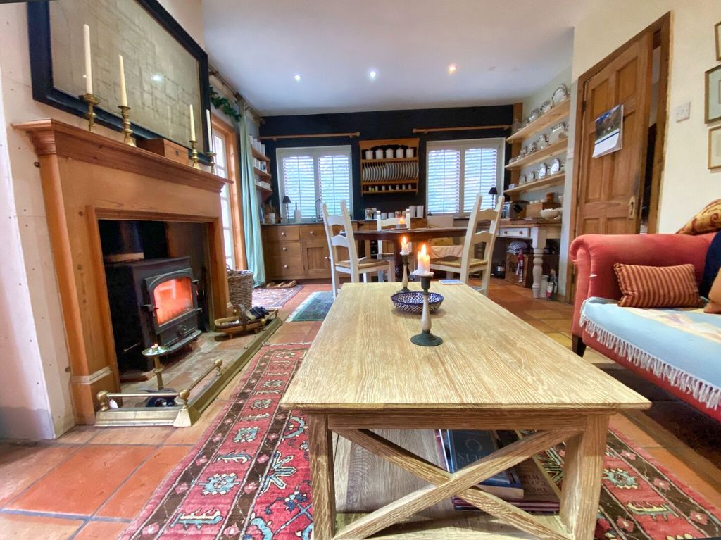 Property photo 2 of 10 Img_258_1_Original.Jpg