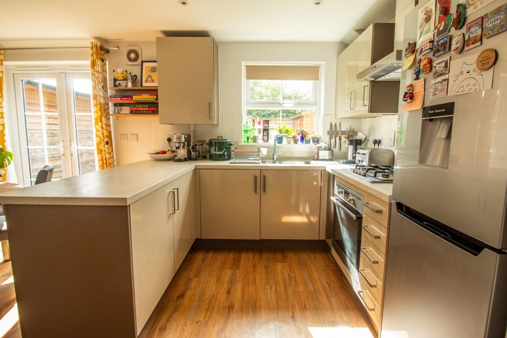 Property photo 2 of 13 Img_9944.Jpg