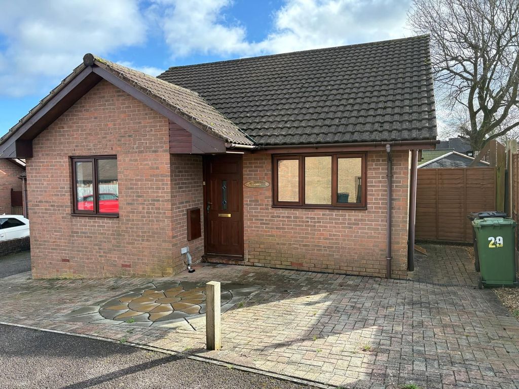 Property photo 1 of 28