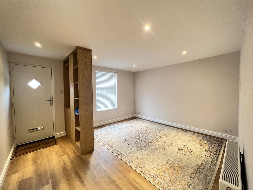 Property photo 3 of 15 Living Room
