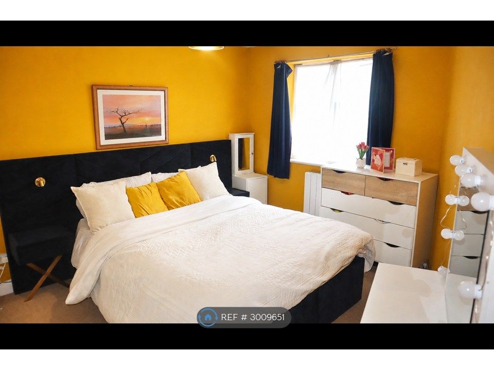 Property photo 1 of 13 Bedroom