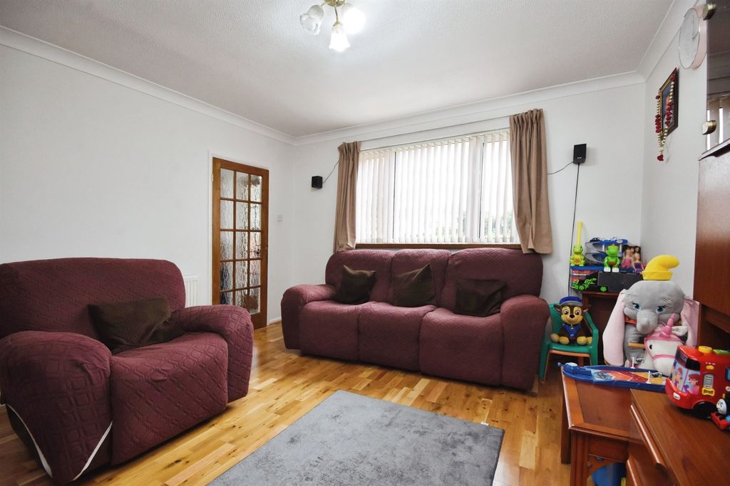 Property photo 2 of 18