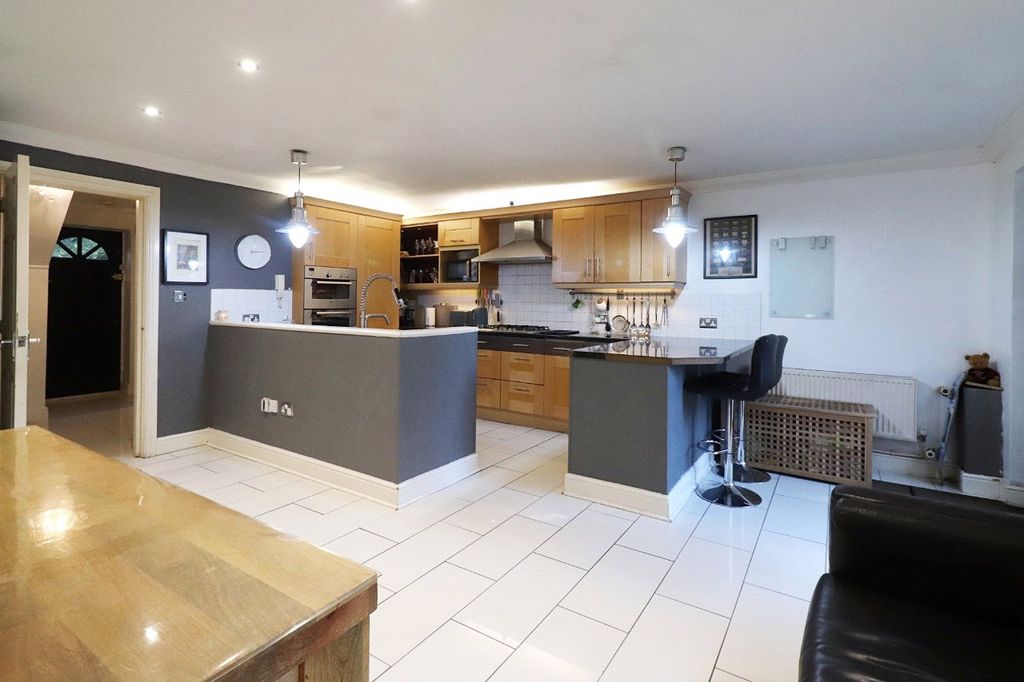 Property photo 2 of 20 Kitchen Diner