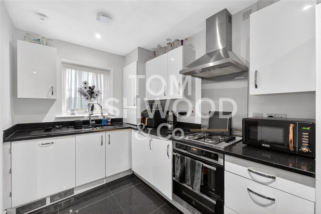 Property photo 3 of 29 Picture No. 10