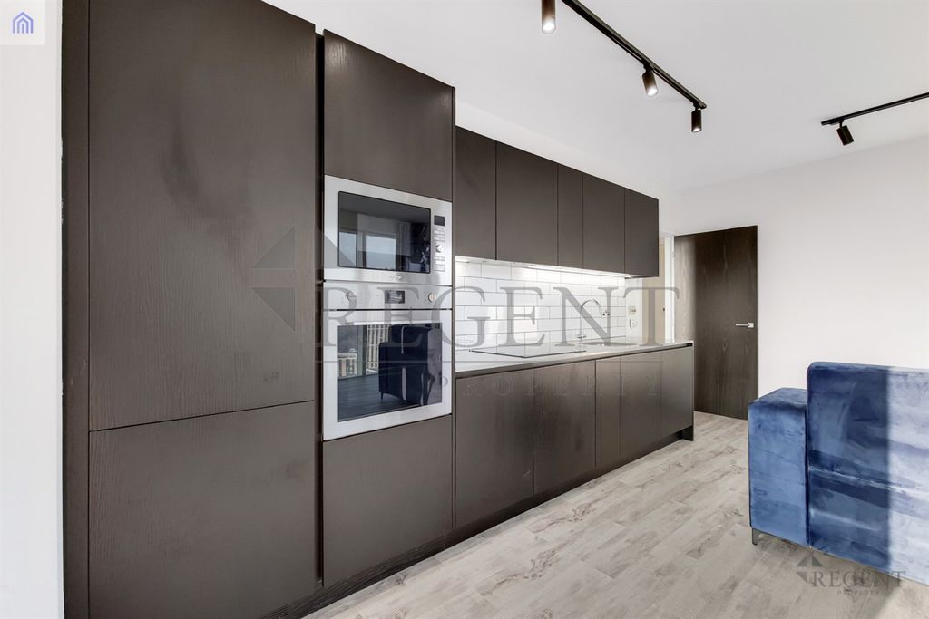 Property photo 3 of 11 Kitchen