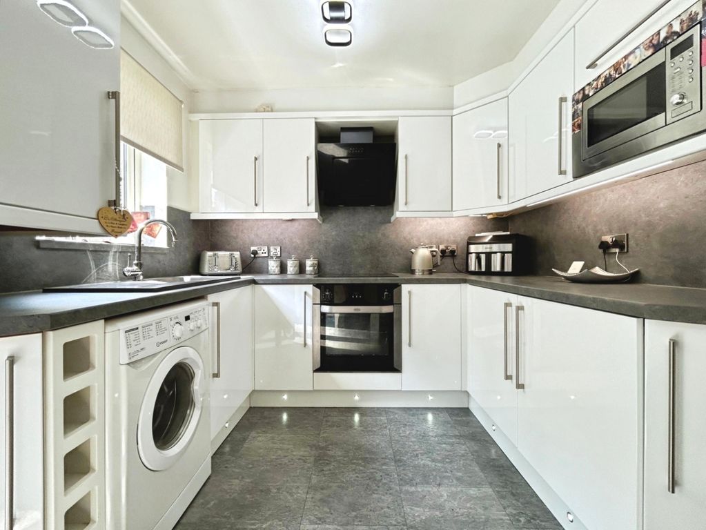 Property photo 3 of 24 Pbox-Img.Jpg