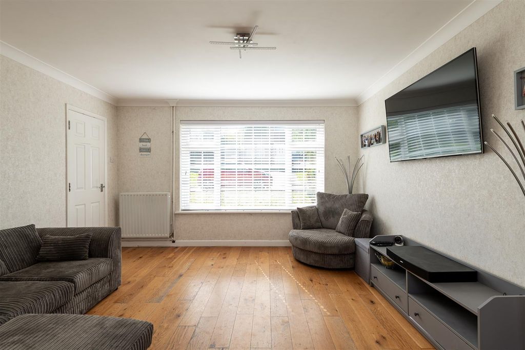 Property photo 3 of 13 10 Birchfields Living Room1.Jpg
