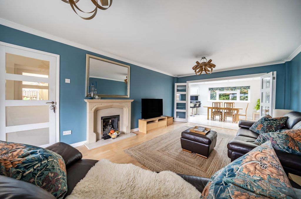 Property photo 2 of 26 1353208-21-68Cadb...