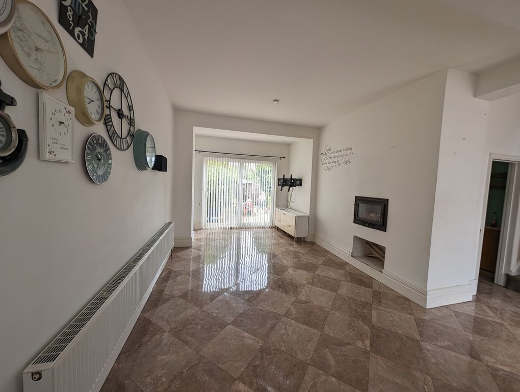 Property photo 1 of 10 Photo 2