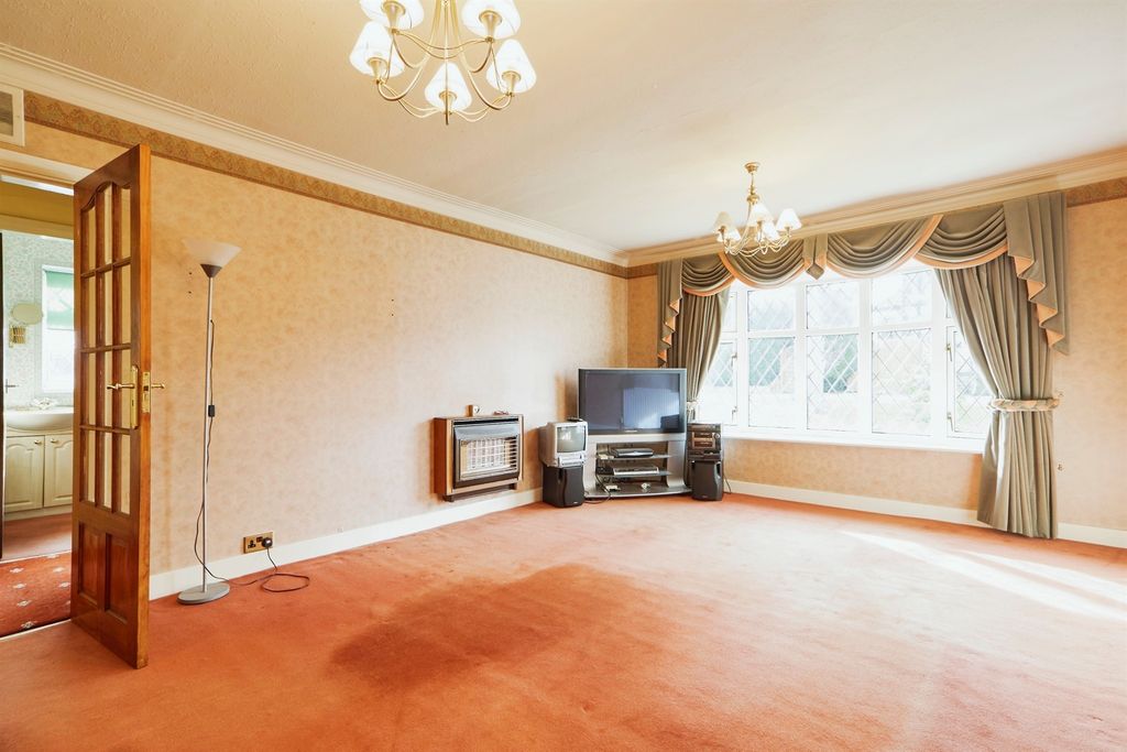 Property photo 2 of 17