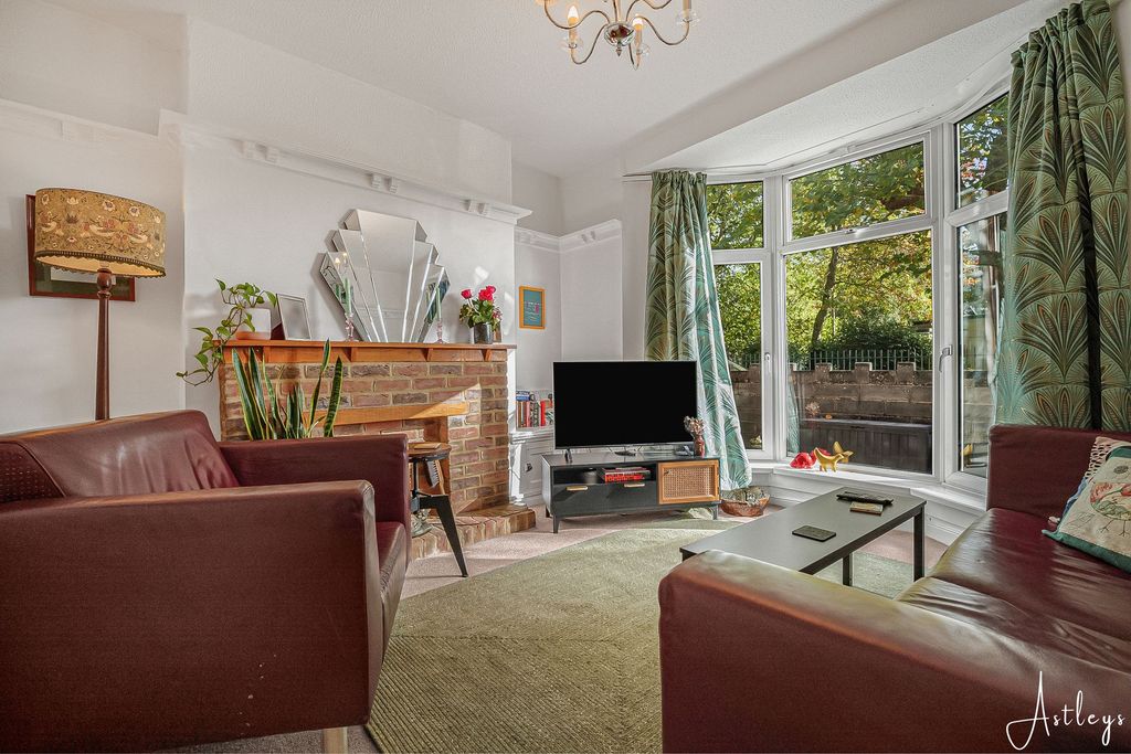 Property photo 2 of 21