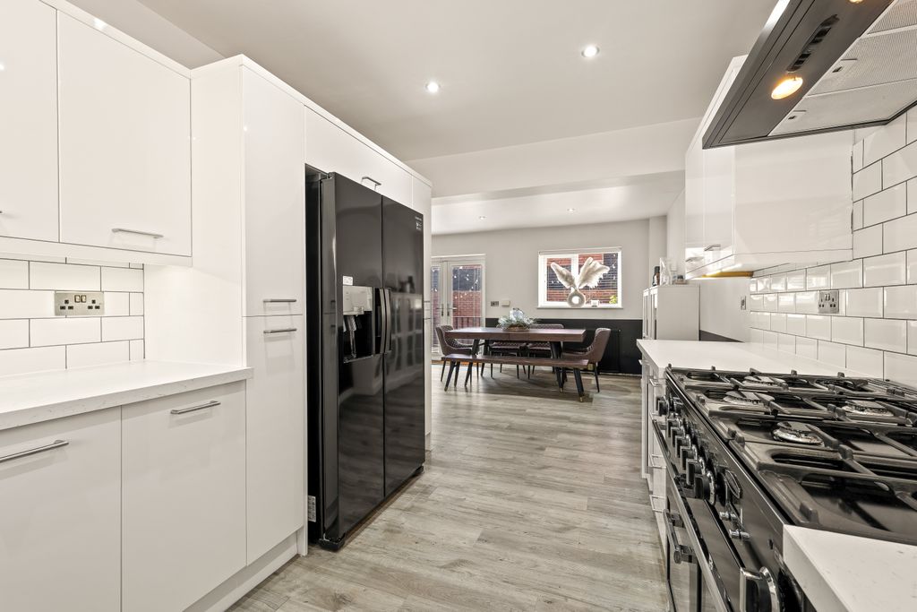 Property photo 3 of 34 P1136971-Edit-Min