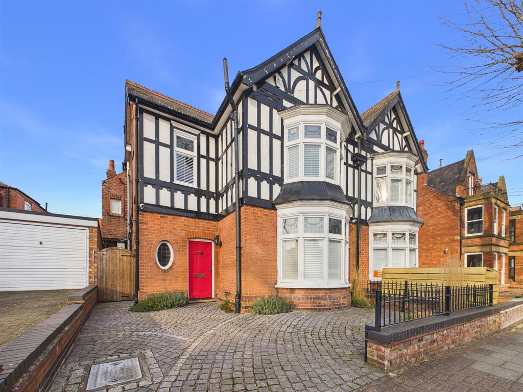 Property photo 1 of 33 Front