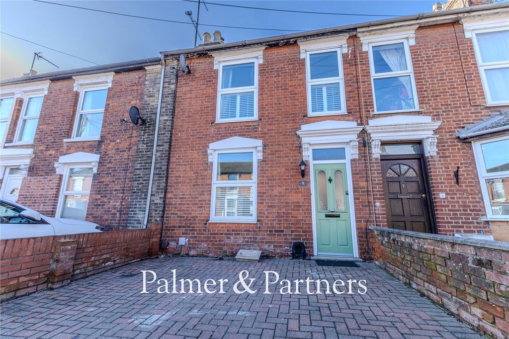 Property photo 1 of 29 Picture No. 05