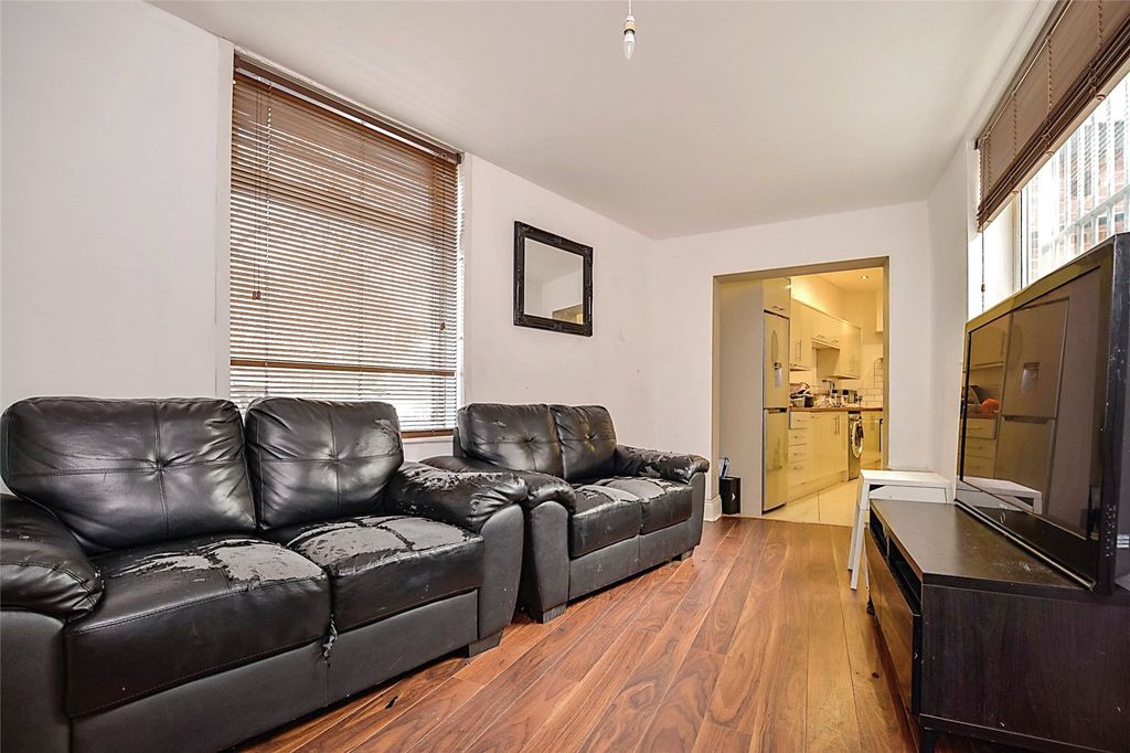 Property photo 3 of 13 Picture No. 18