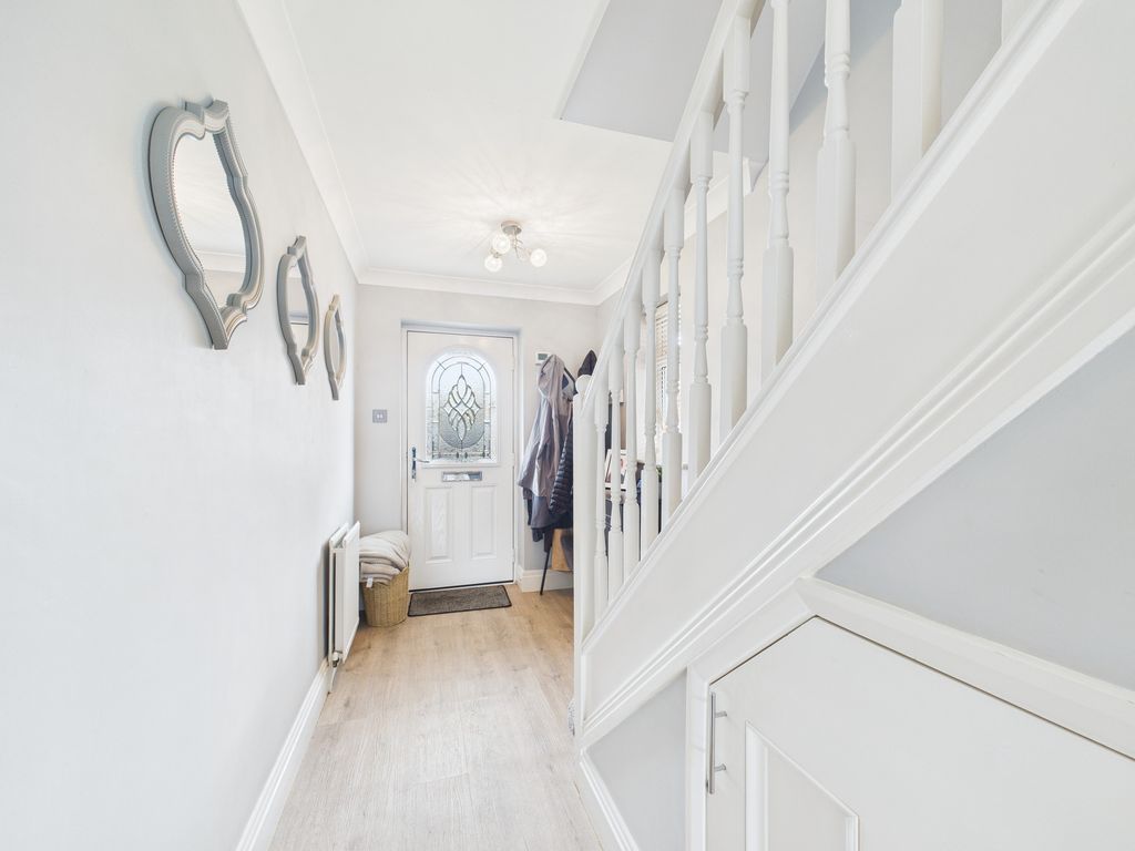 Property photo 3 of 27