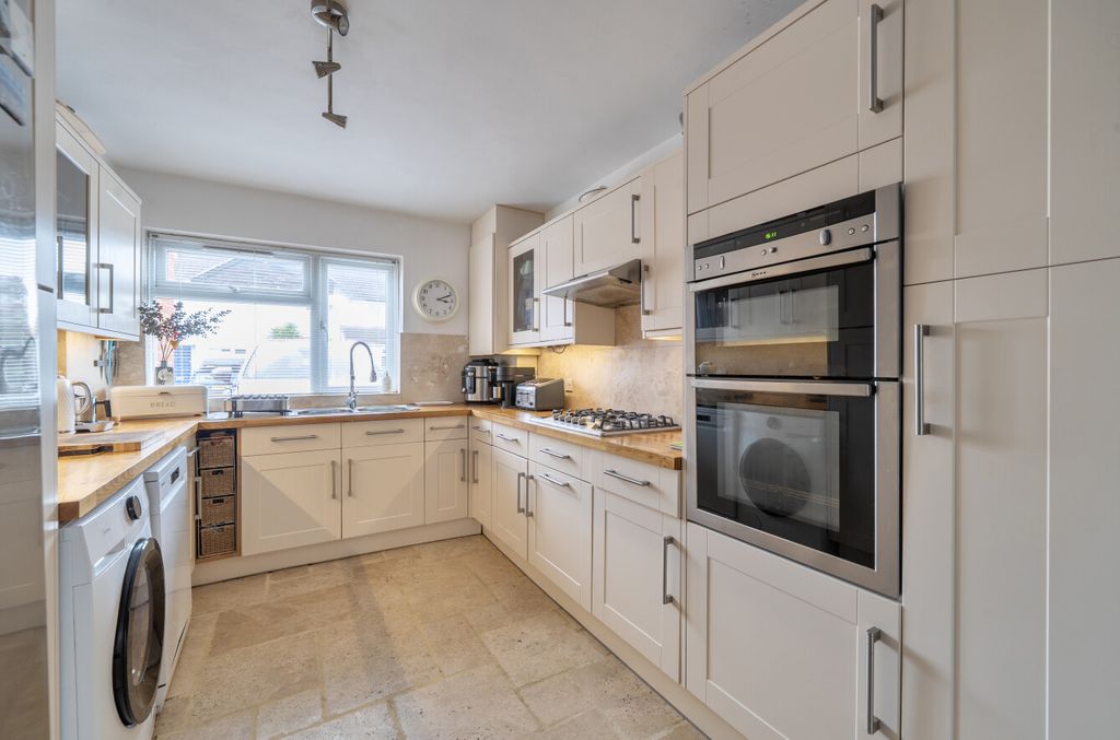 Property photo 3 of 20 Picture 3