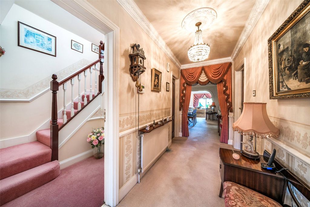 Property photo 2 of 27 Picture No. 30