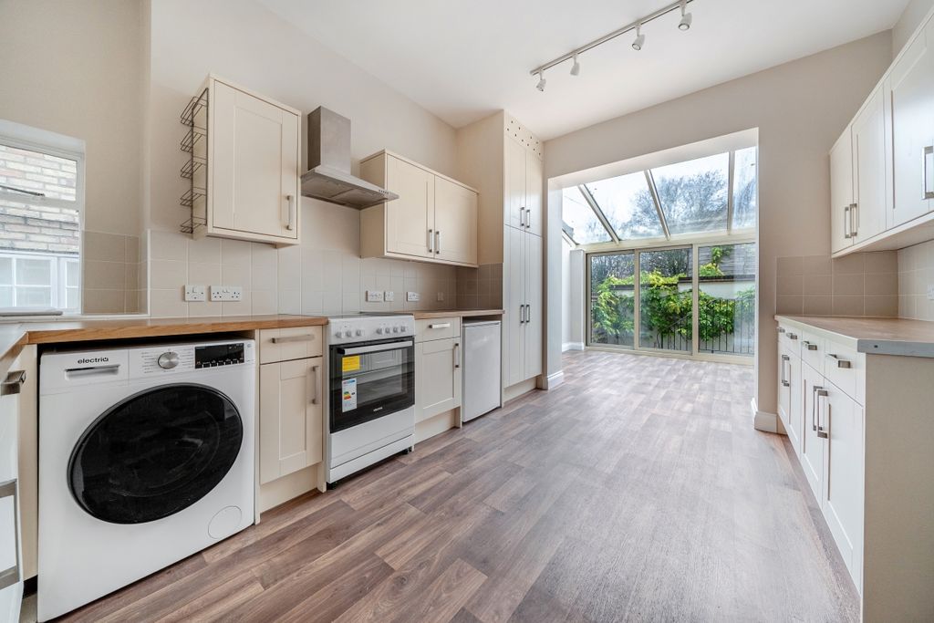 Property photo 2 of 29