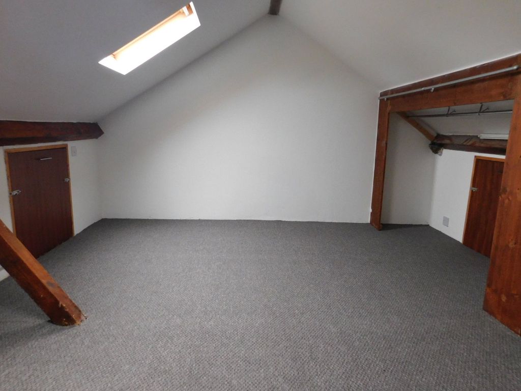 Property photo 3 of 8 Picture No. 14