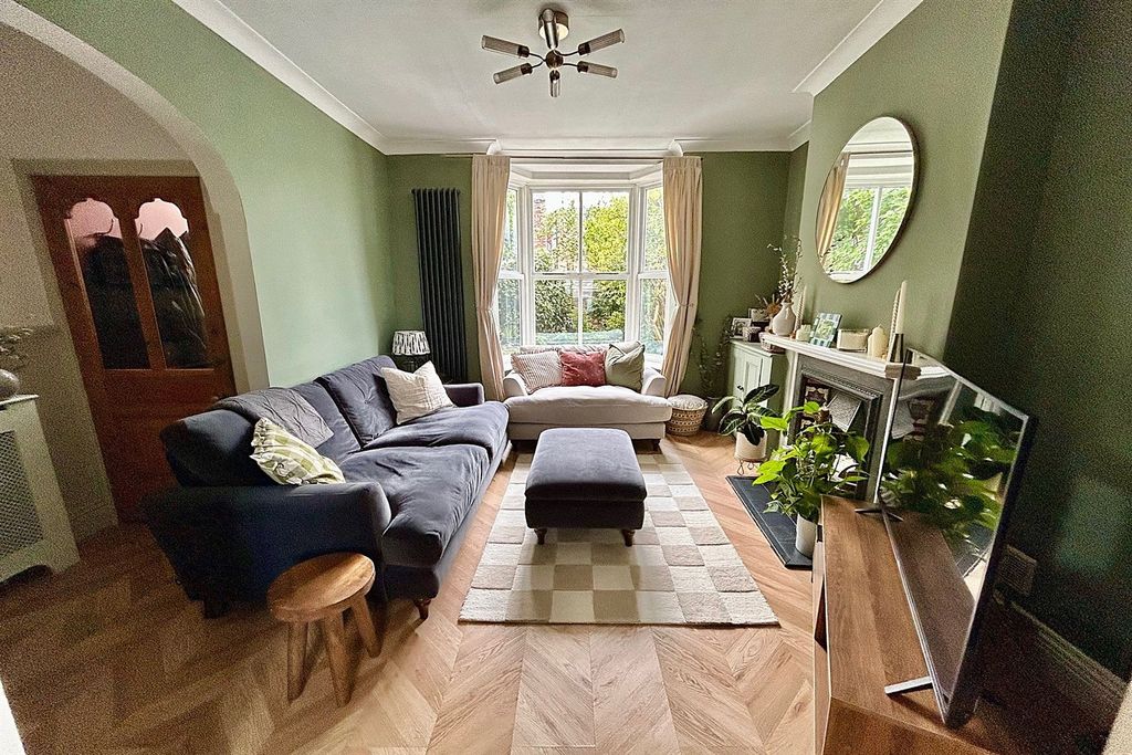 Property photo 3 of 20 Living Room