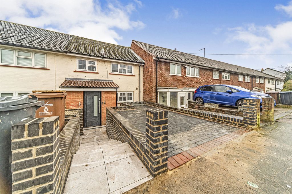 Property photo 1 of 12